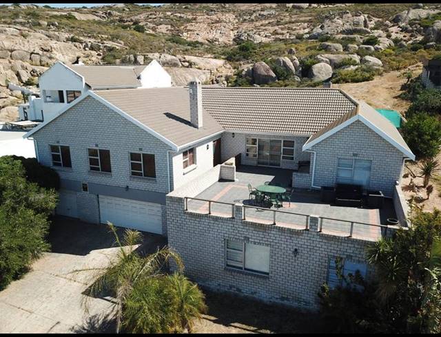 6 BEDROOM HOUSE FOR SALE IN KLEINKOORNHUIS